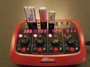 Hitec X4 micro – Ladegerät für Hallenflieger